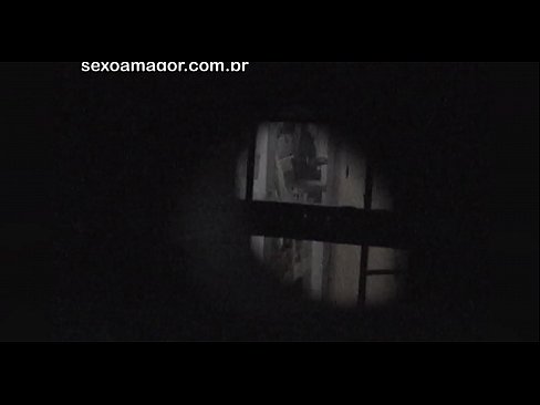 ❤️ Блонді таємно знімає на відео сусідський вуайерист, прихований за порожнистими цеглами ☑ Російське порно на uk.porngifer.ru